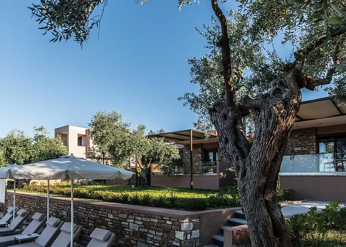 Aventura Village Aparthotel 4*