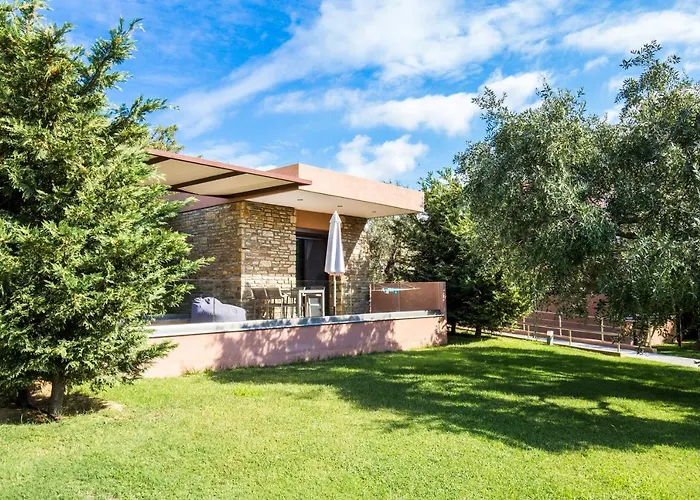 Aventura Village Aparthotel 4*