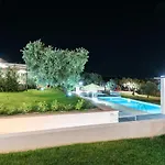 Aventura Village 4*